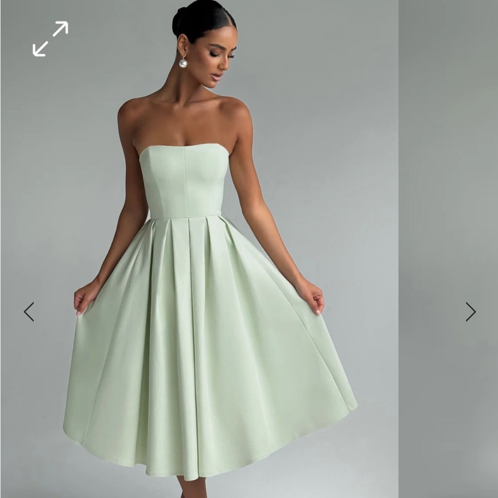 Elegant Strapless Green Dress